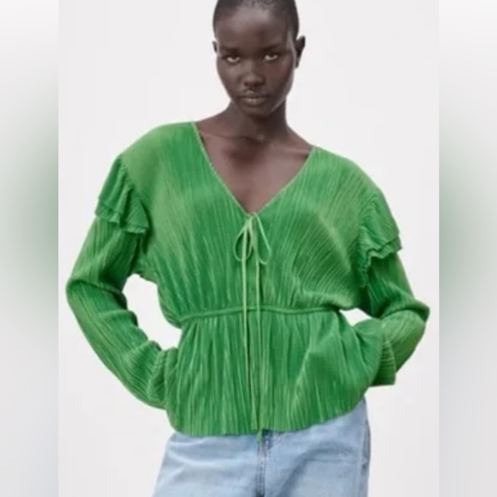 Zara Ruffle Sleeve Pleated Tie V-neck Blouse Emerald Green Size Small NWT